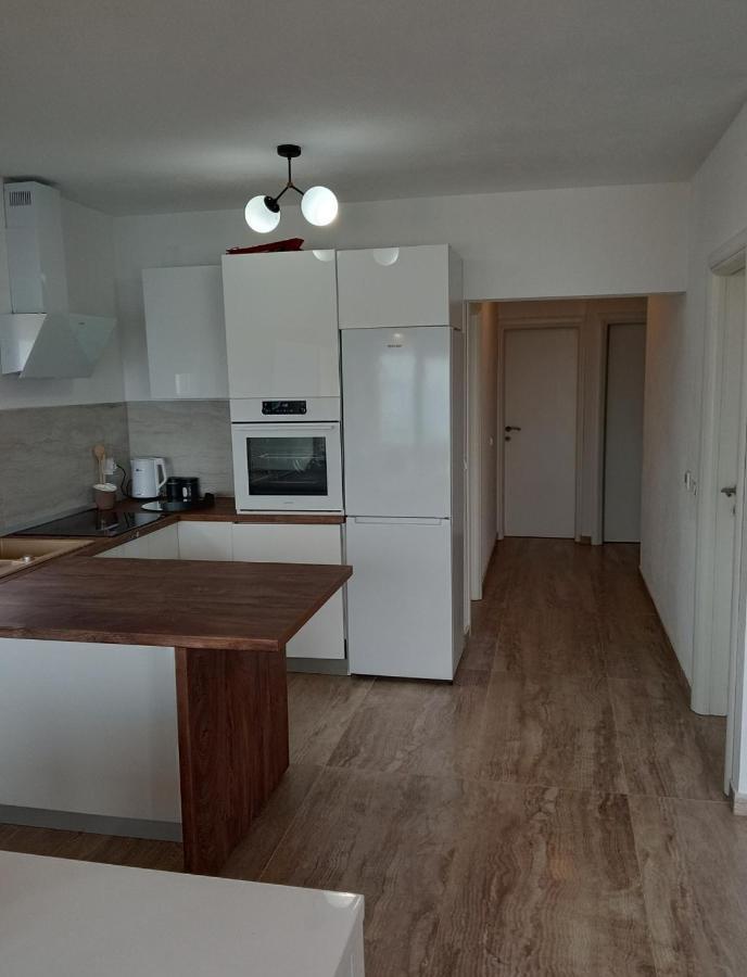 Island Luxury View Nemira Omis
