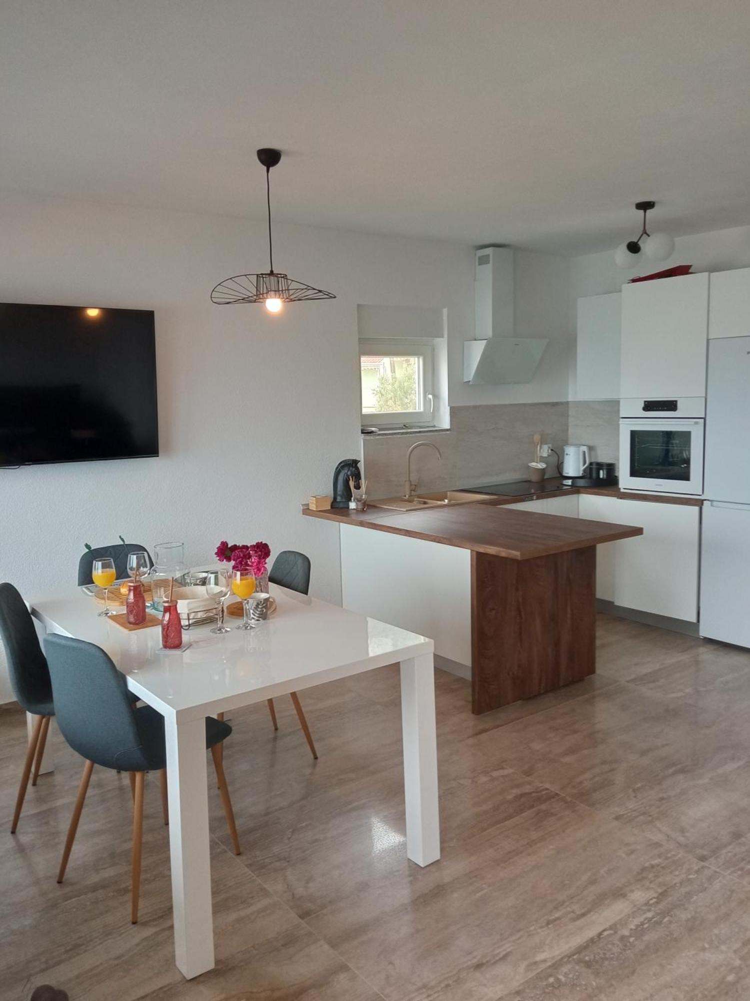 Island Luxury View Nemira Apartment Omiš